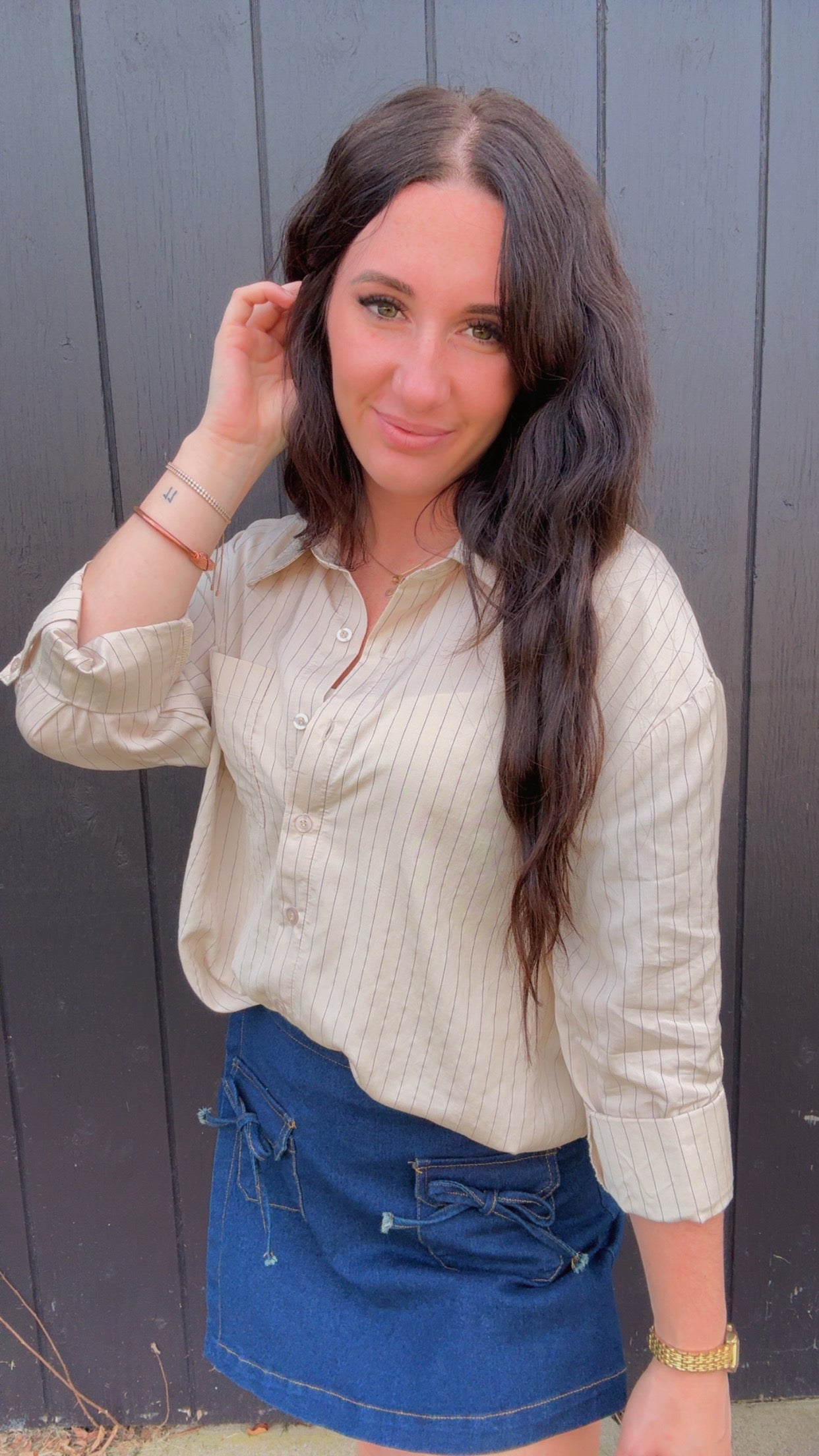 PINSTRIPE COLLARED LONG SLEEVE BUTTON DOWN SHIRT