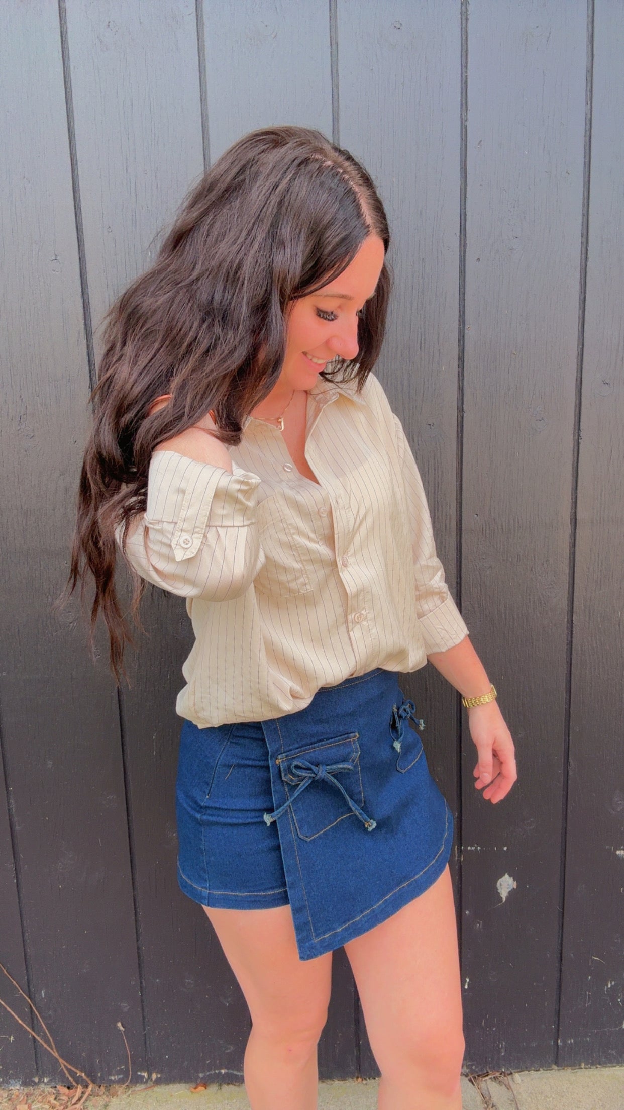 PINSTRIPE COLLARED LONG SLEEVE BUTTON DOWN SHIRT