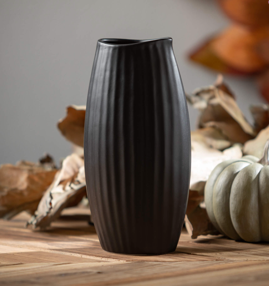 MODERN BLACK RIBBED VASE