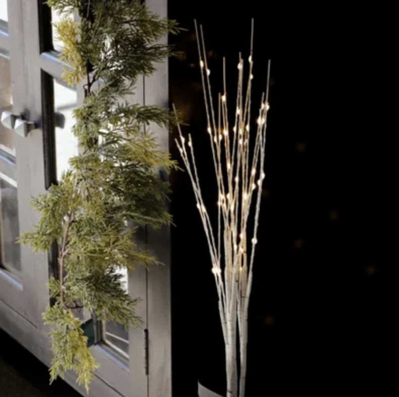 35" LED LIGHTED BRANCHES W/TIMER