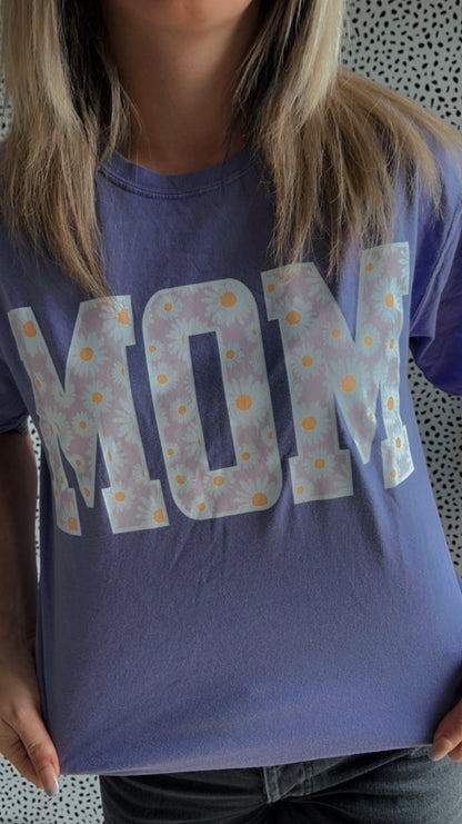 Mom Daisy Graphic Tee