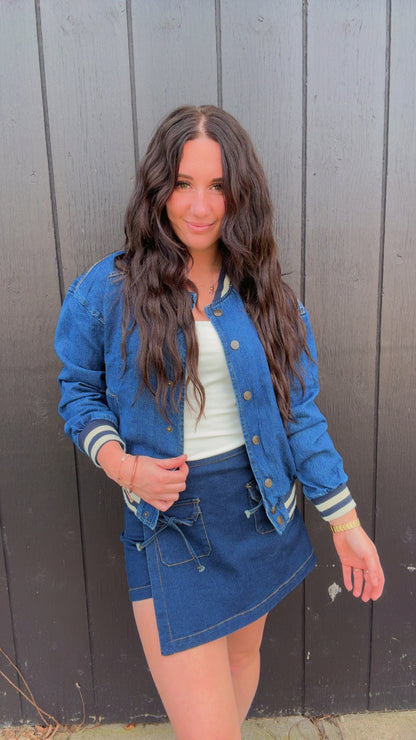 DENIM SNAP BUTTON BOMBER JACKET