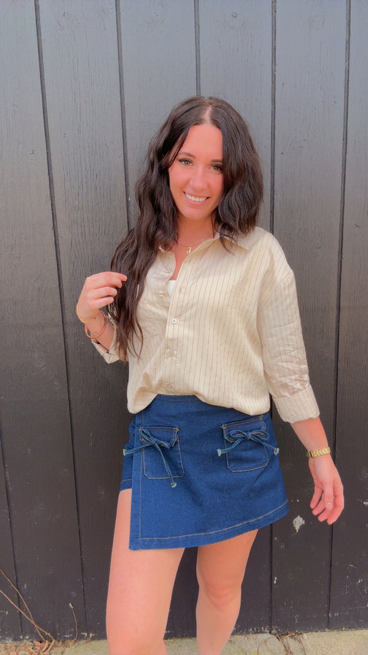 PINSTRIPE COLLARED LONG SLEEVE BUTTON DOWN SHIRT