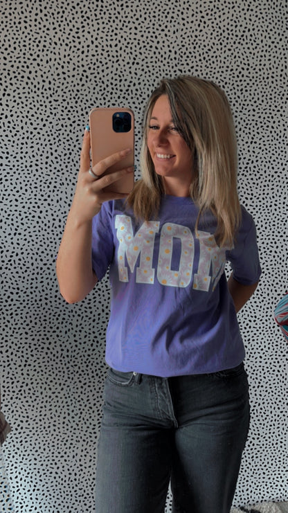 Mom Daisy Graphic Tee