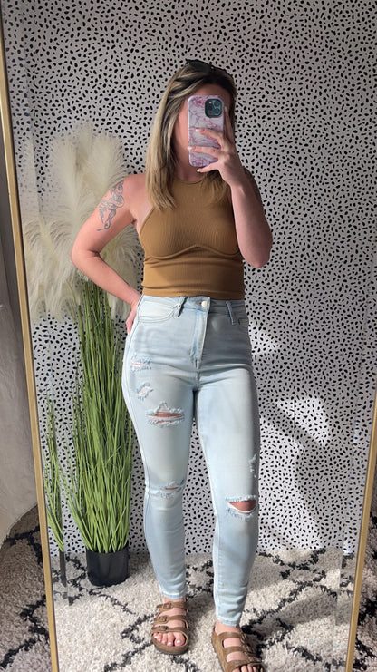 Jake High Rise Distressed Skinny