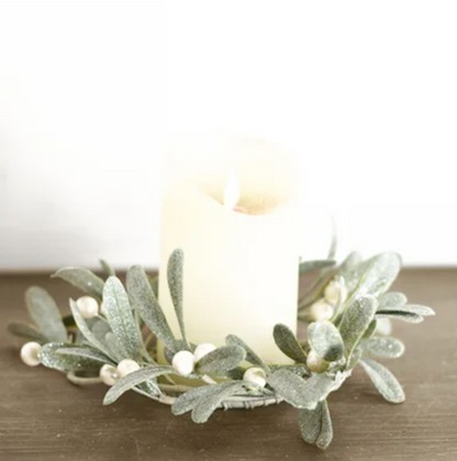 Mistletoe Holiday Ring