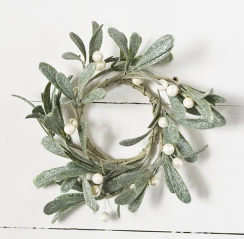 Mistletoe Holiday Ring